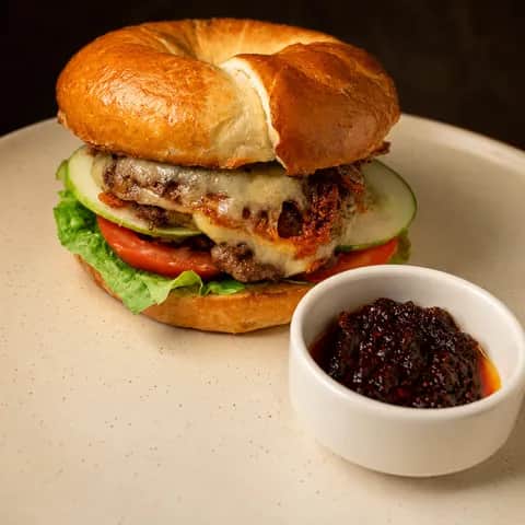 Bagel Smash Cheese Burger